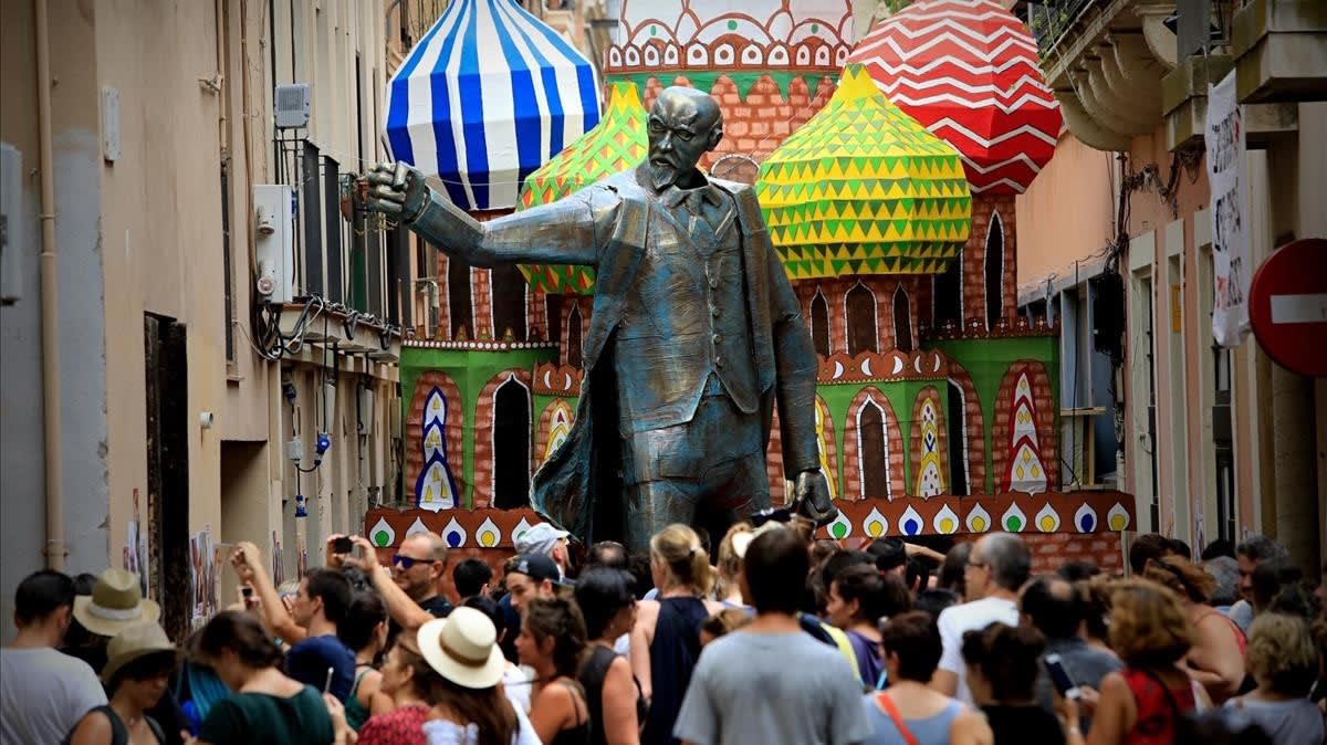 Neighbourhood of Gràcia, a street decorated to look like Moscow Red Square
